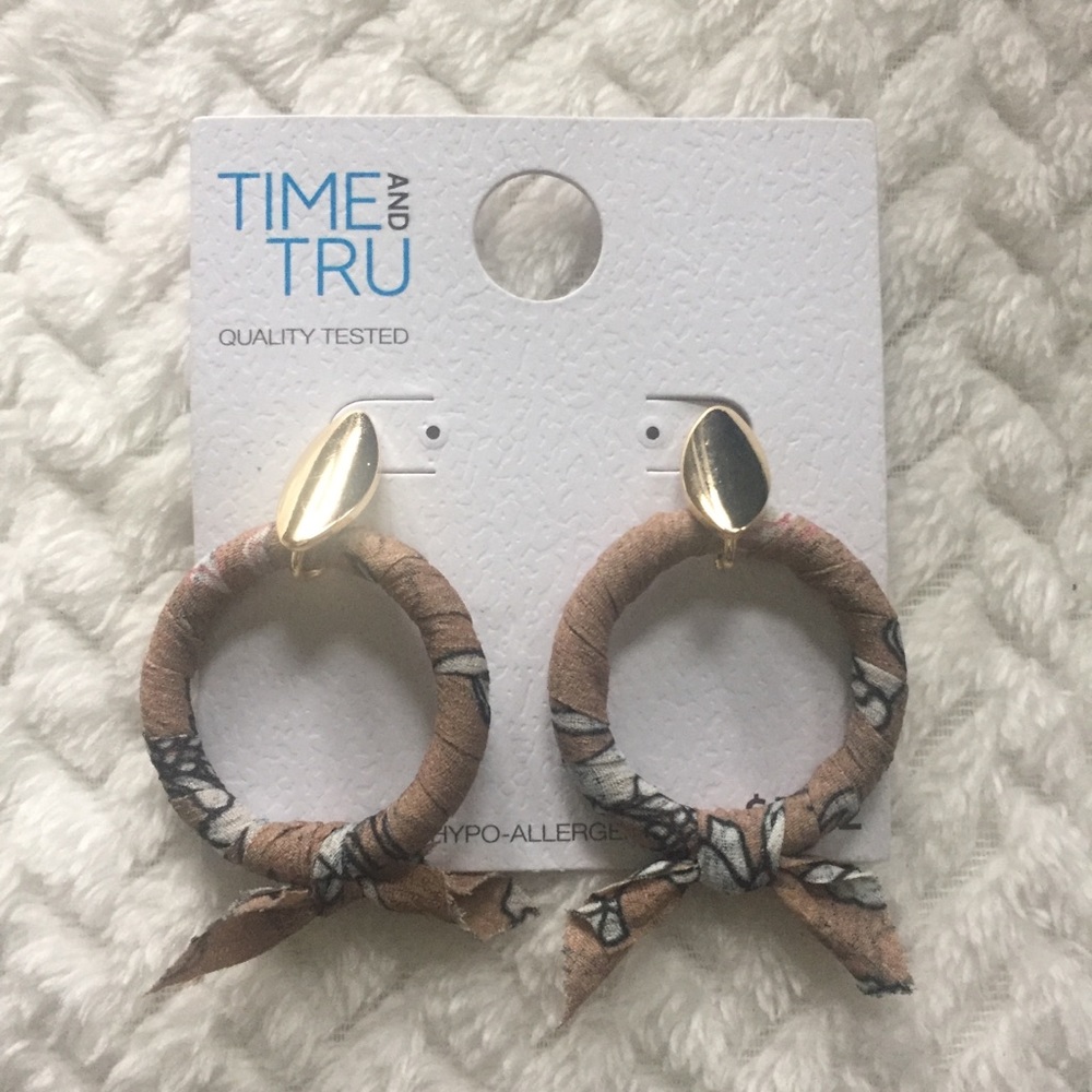 Bundle/Save 3 for $20 Time and Tru earrings only
